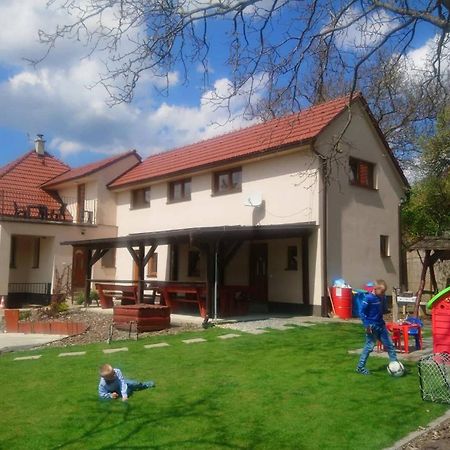 Ubytovanie V Sukromi Samuel Myjava Bagian luar foto