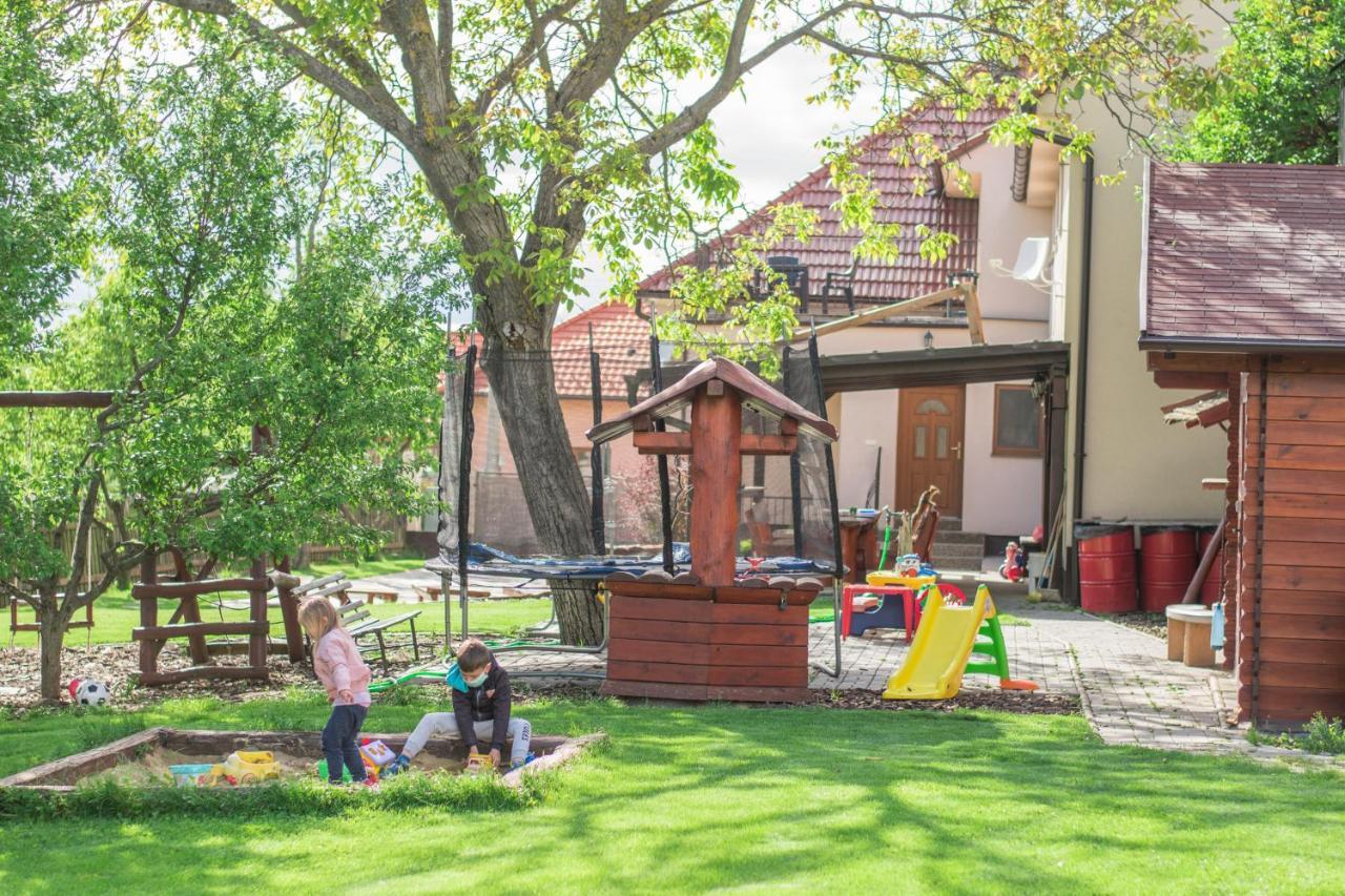 Ubytovanie V Sukromi Samuel Myjava Bagian luar foto