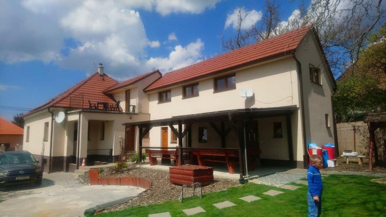 Ubytovanie V Sukromi Samuel Myjava Bagian luar foto